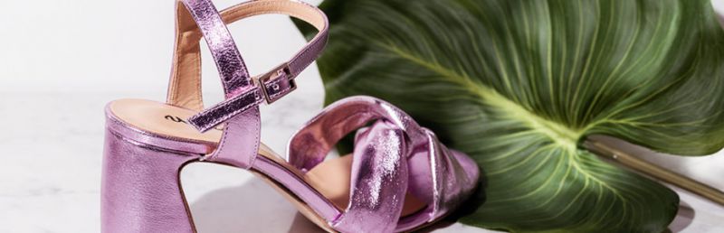 Un trend super colorato: le scarpe fucsia